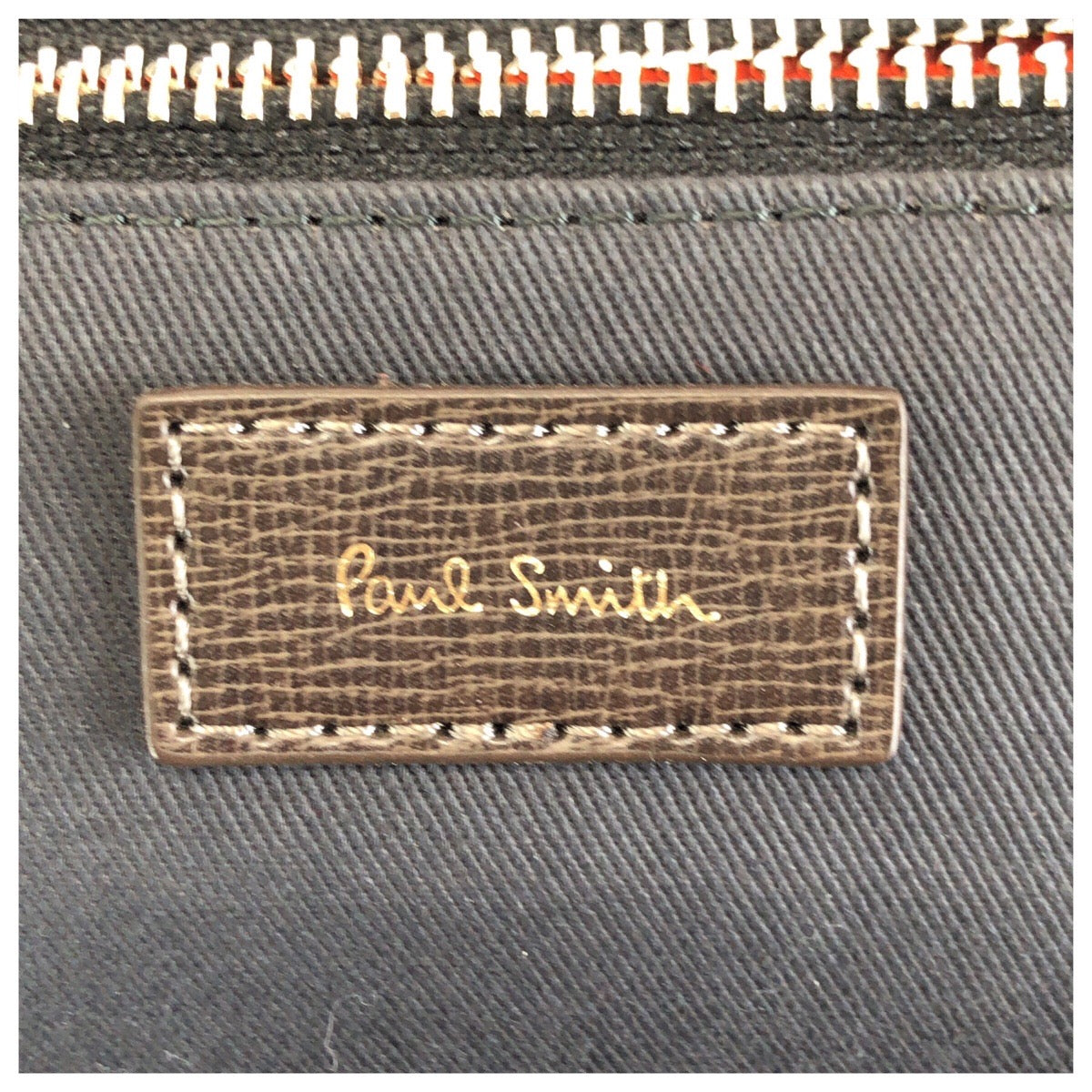 24206
Paul Smith ポール スミス カラードチップレザー ブラウン オレンジ ゴールド金具 レザー ボディバッグ ショルダーバッグ メンズ B23