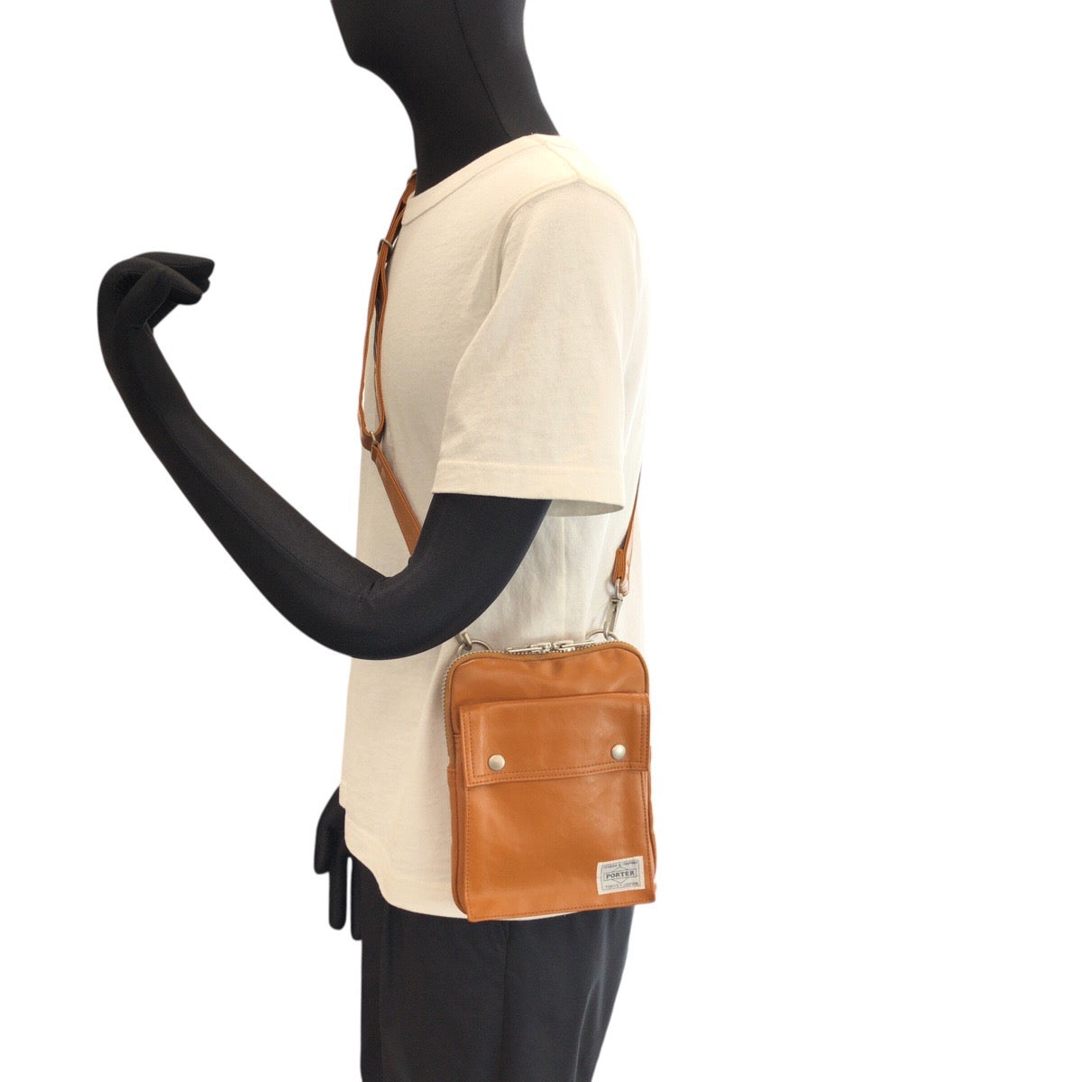 24234
PORTER ポーター フリースタイル ベージュ キャメル シルバー金具 コーティングキャンバス ショルダーバッグ ポシェット メンズ ABP16