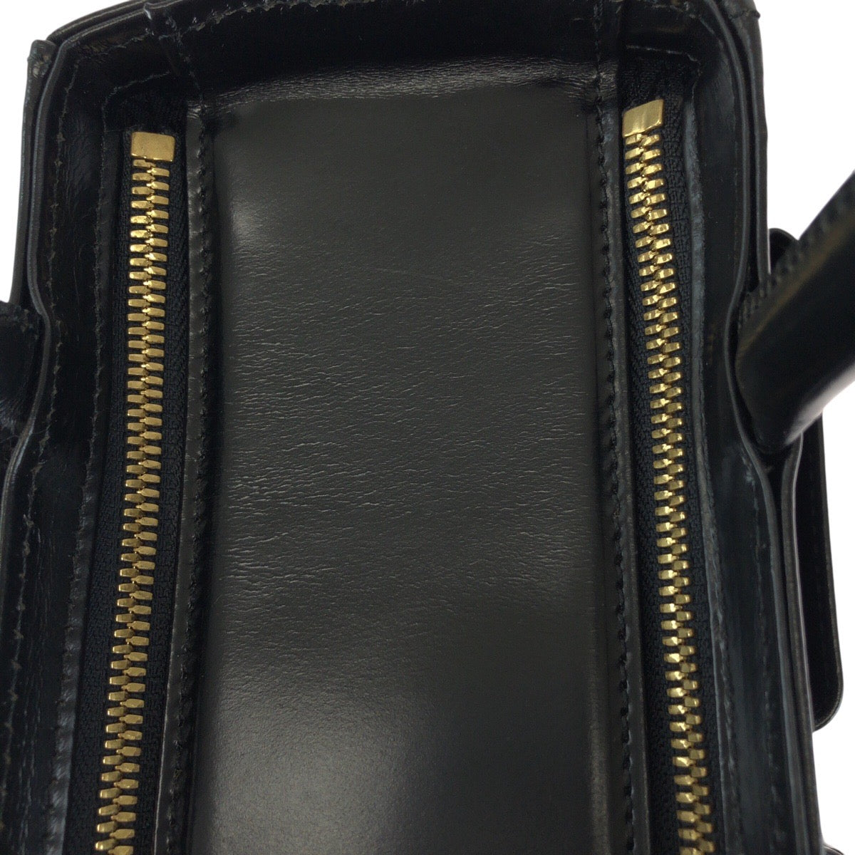 24236
VERSACE ヴェルサーチ ヴィンテージ サンバースト ブラック 黒 ゴールド金具 レザー ハンドバッグ トートバッグ レディース ABP42
