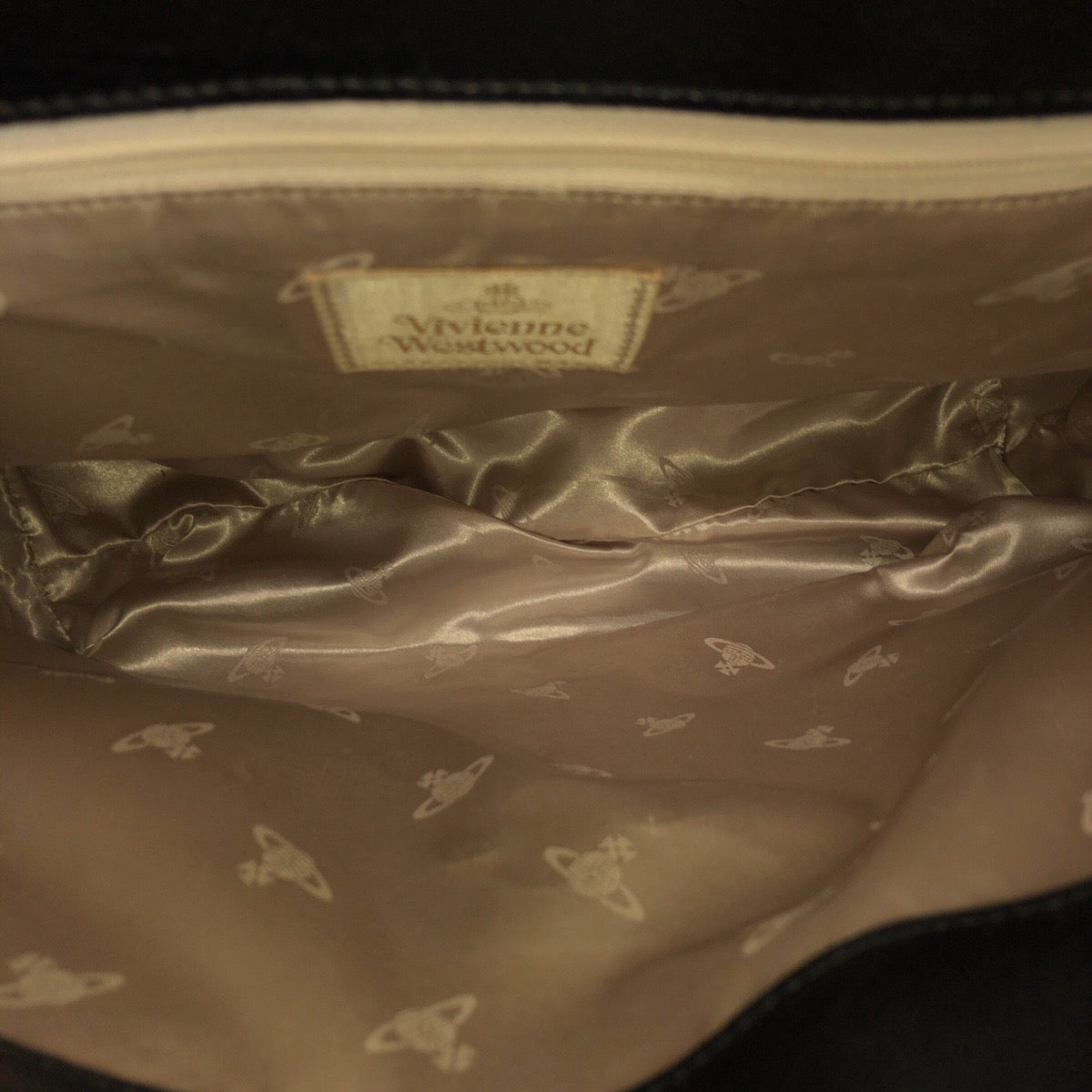 24240
Vivienne Westwood ヴィヴィアンウエストウッド ヴィンテージ ブラック 黒 ゴールド金具 ツイード / レザー ハンドバッグ レディース ABP21