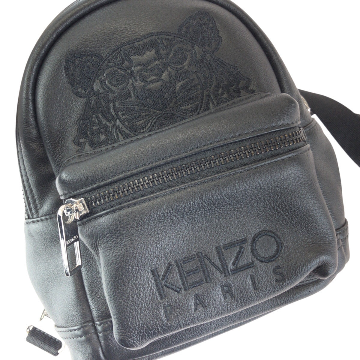 24242
KENZO ケンゾー 刺繍 ブラック 黒 シルバー金具 レザー リュック・デイパック ミニバックパック メンズ A35
