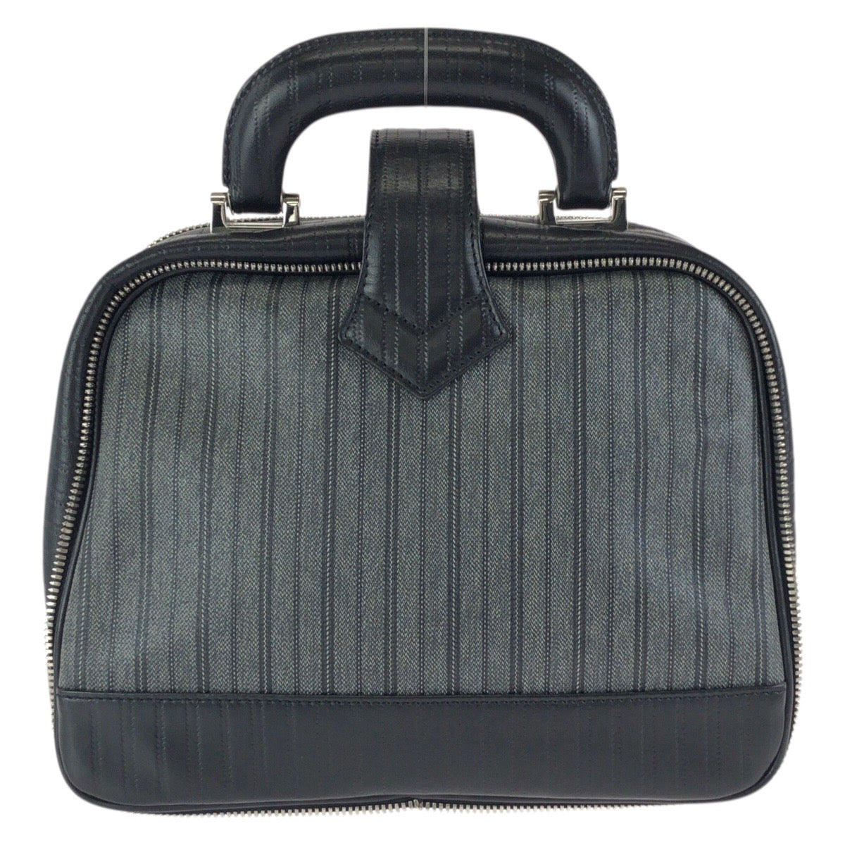 24250
Vivienne Westwood ヴィヴィアンウエストウッド ストライプ ブラック グレー シルバー金具 PVC / レザー ハンドバッグ バニティバッグ メンズ ABP21