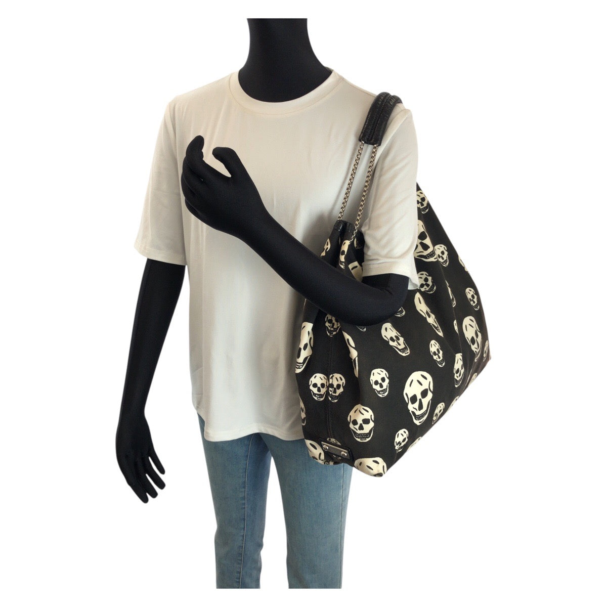 24286
Alexander McQueen アレキサンダーマックイーン ブラック ホワイト シルバー金具 キャンバス 240600 チェーンショルダーバッグ レディース AB21