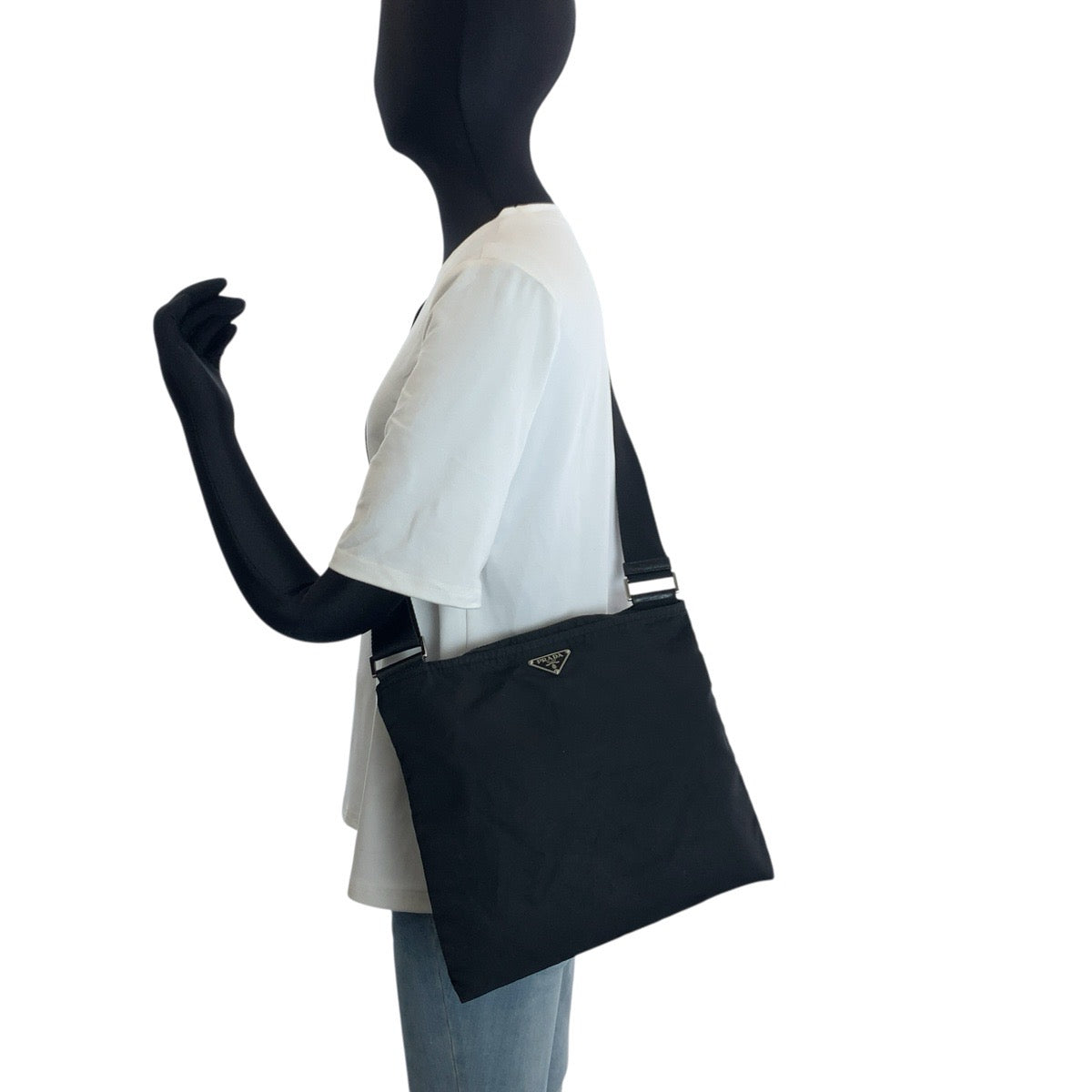24366
PRADA プラダ テスート 三角ロゴプレート ブラック 黒 シルバー金具 ナイロン ショルダーバッグ メッセンジャーバッグ レディース AB21