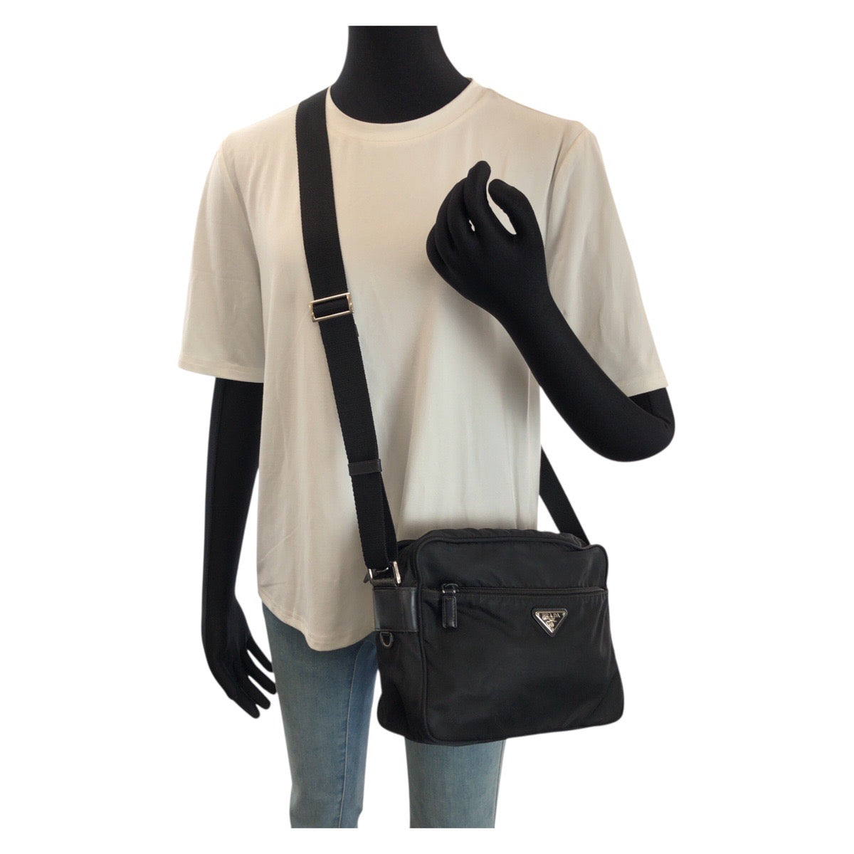 24367
PRADA プラダ テスート 三角ロゴプレート ブラック 黒 シルバー金具 ナイロン ショルダーバッグ メッセンジャーバッグ レディース ABP36