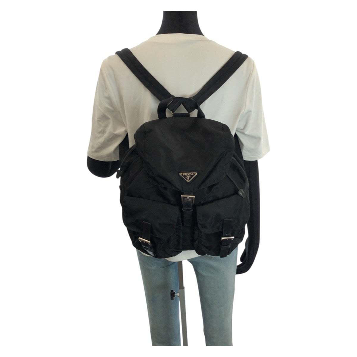 24369
PRADA プラダ テスート 三角ロゴプレート ブラック 黒 シルバー金具 ナイロン リュックサック バックパック レディース AB42