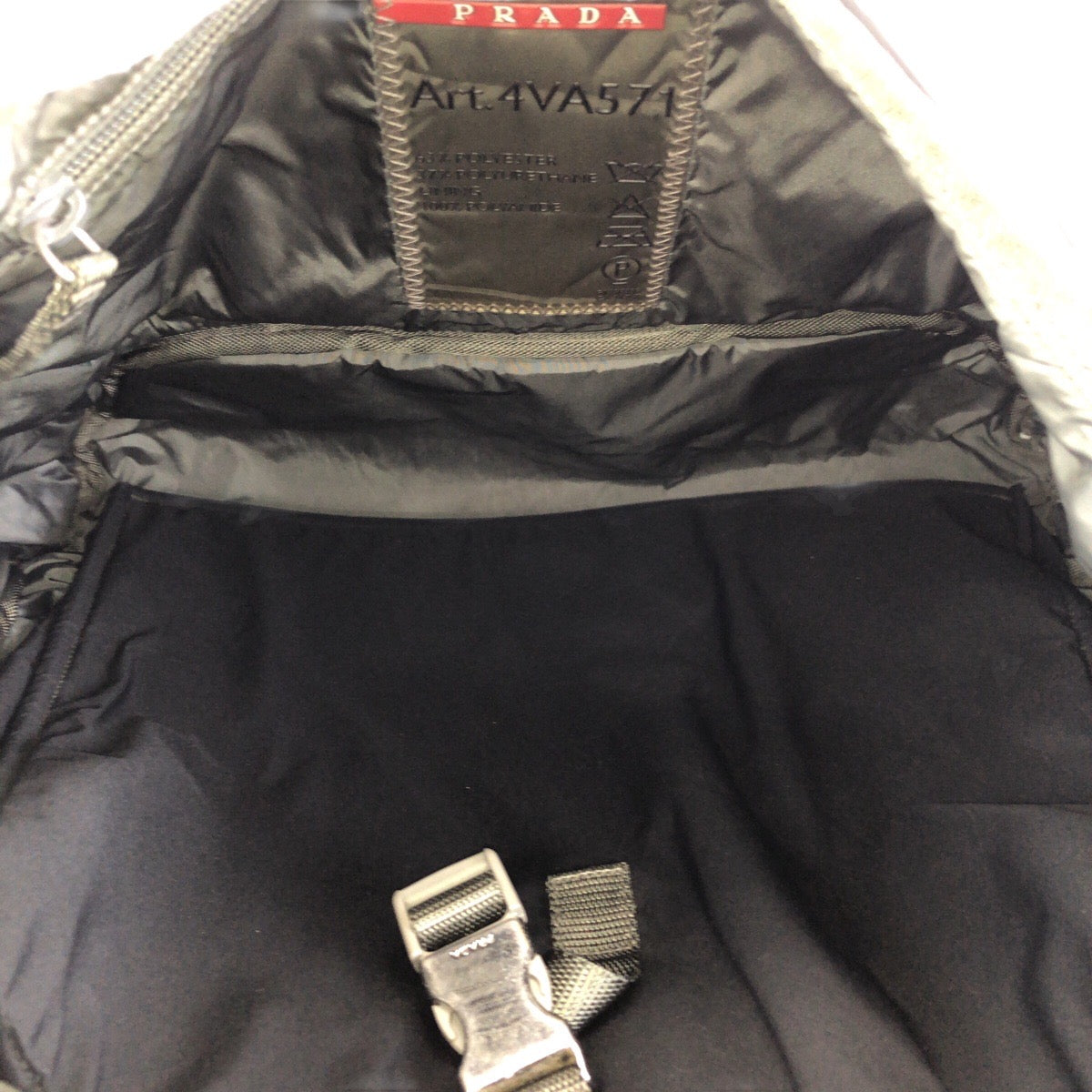 24385
PRADA SPORTS プラダスポーツ スポーツライン ブラック グレー シルバー金具 ナイロン ショルダーバッグ メッセンジャーバッグ レディース AB35