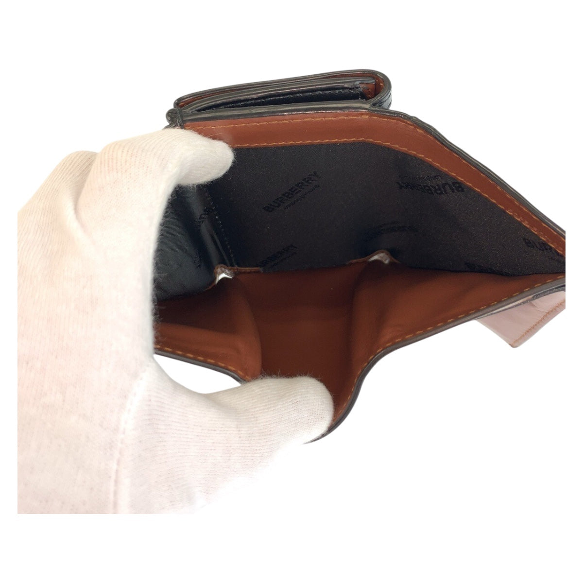 24392
BURBERRY バーバリー アイコンストライプ ベージュ ブラック PVC 折財布 コンパクトウォレット レディース AB22
