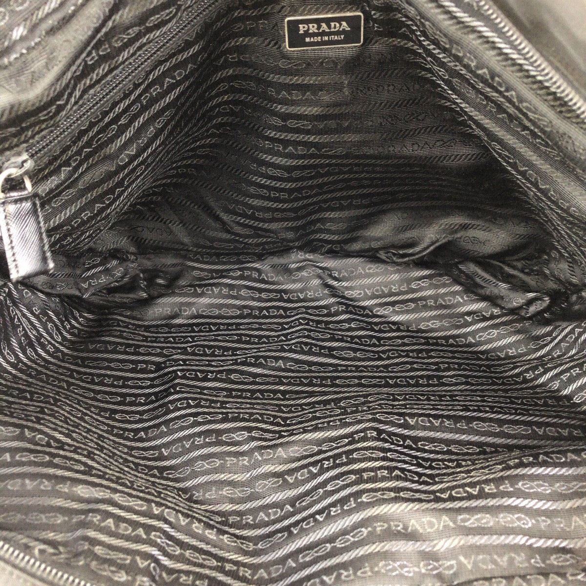 24396
PRADA プラダ テスート サフィアーノ 三角ロゴプレート 2way ブラック 黒 シルバー金具 ナイロン / レザー ビジネスバッグ ブリーフケース メンズ AB22