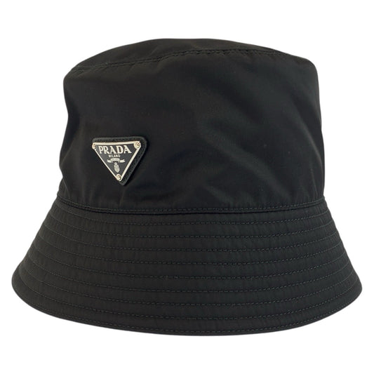 24449
PRADA プラダ テスート 三角ロゴプレート サイズL ブラック 黒 シルバー金具 ナイロン バケットハット 男女兼用 メンズ SA54
