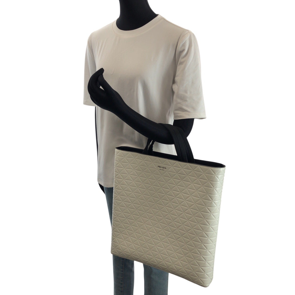 24453
PRADA プラダ 未使用 水筒付き ホワイト ブラック シルバー金具 レザー 2VG113 トートバッグ ビジネスバッグ 男女兼用 レディース A140