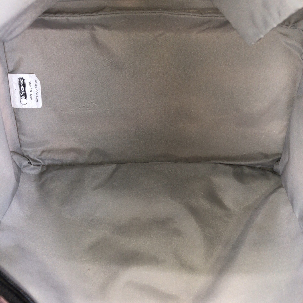 24478
LeSportsac レスポートサック エブリガール 迷彩 カモフラ グリーン シルバー金具 ナイロン トートバッグ ハンドバッグ レディース ABP12