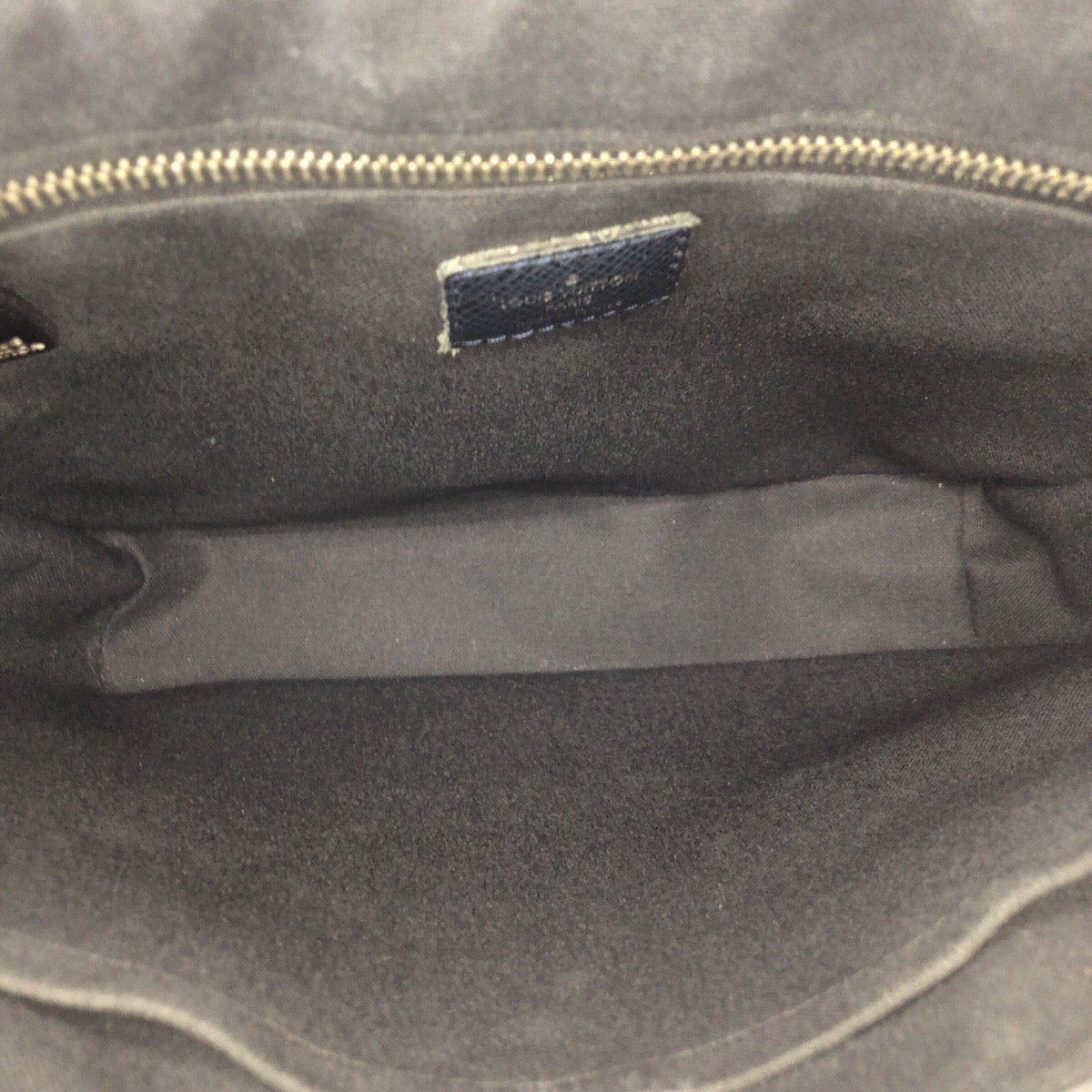 24484
LOUIS VUITTON ルイヴィトン タイガ ロマンPM ネイビー シルバー金具 レザー M32699 ショルダーバッグ メッセンジャーバッグ メンズ ABP60