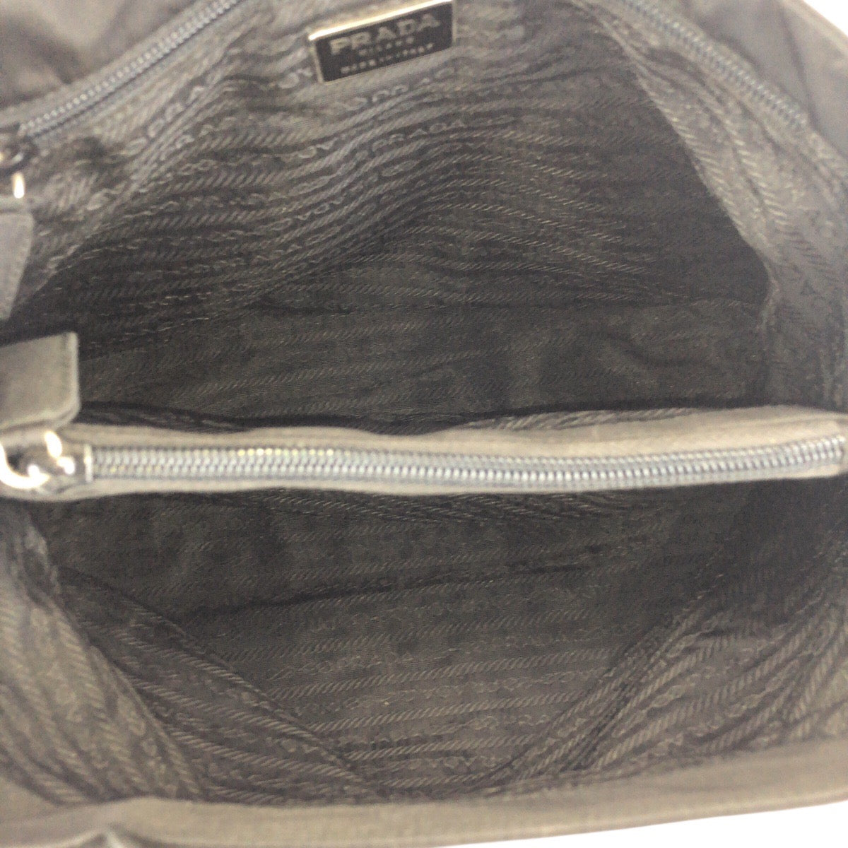 24524
PRADA プラダ テスート 三角ロゴプレート ブラック 黒 シルバー金具 ナイロン トートバッグ ショルダーバッグ レディース ABP32