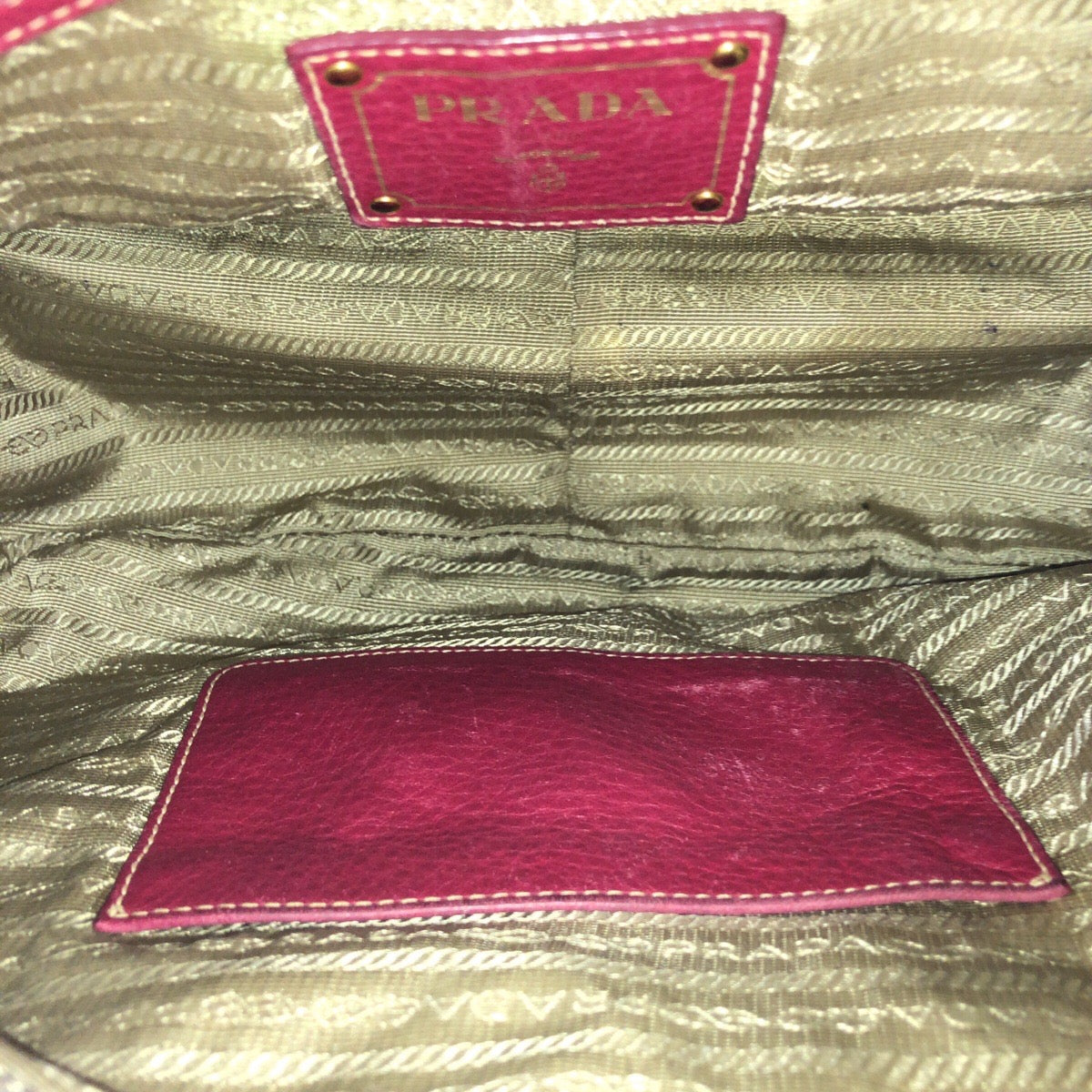 24525
PRADA プラダ ヴィッテロダイノ ホーボー ピンク ゴールド金具 レザー ショルダーバッグ ハンドバッグ レディース AB32