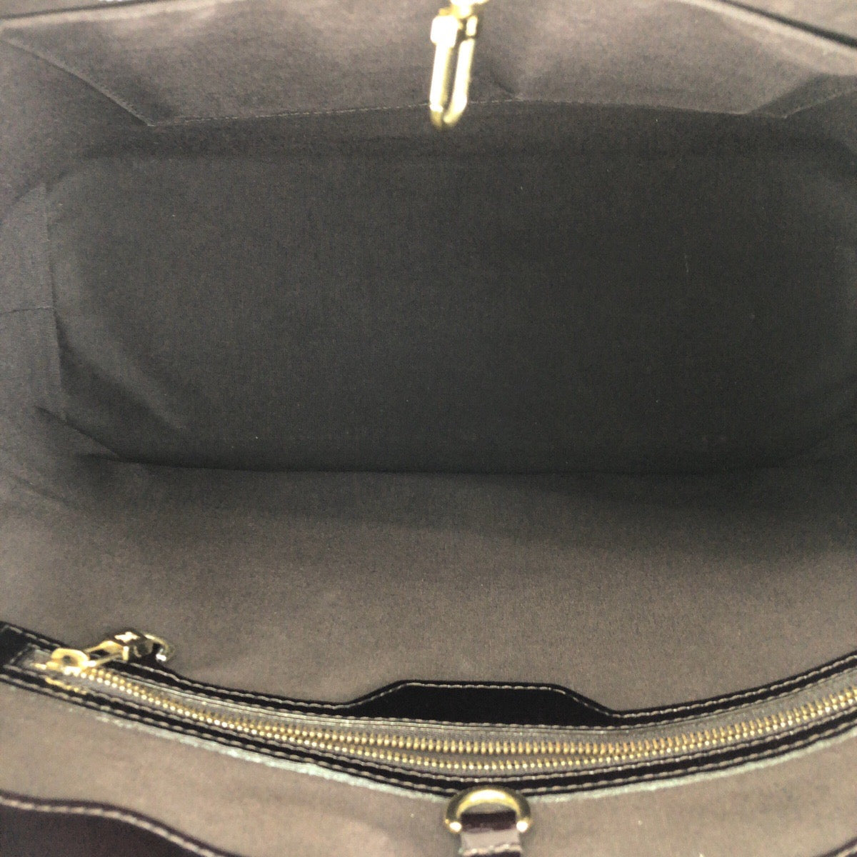 24551
LOUIS VUITTON ルイヴィトン モノグラム ヴェルニ ウィルシャーMM アマラント パープル ゴールド金具 パテントレザー M91645 トートバッグ レディース AB35