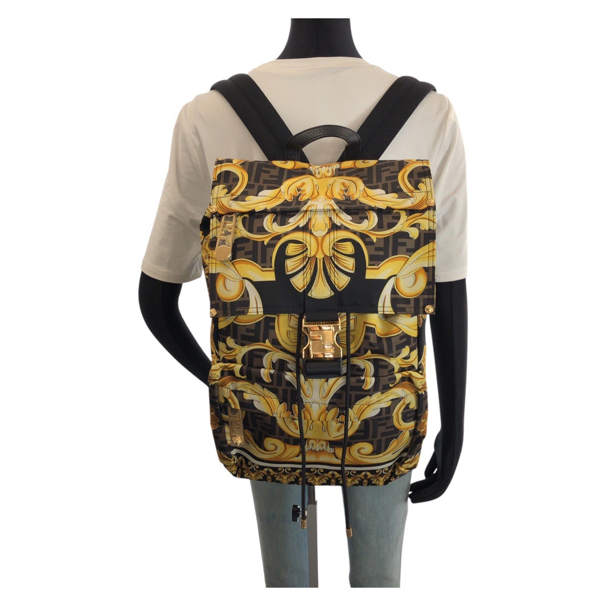 24454
FENDI フェンディ フェンダーチェ FENDI×VERSACE ブラック ブラウン イエロー ゴールド金具 ナイロン 7VZ066 リュックサック バックパック レディース SA180