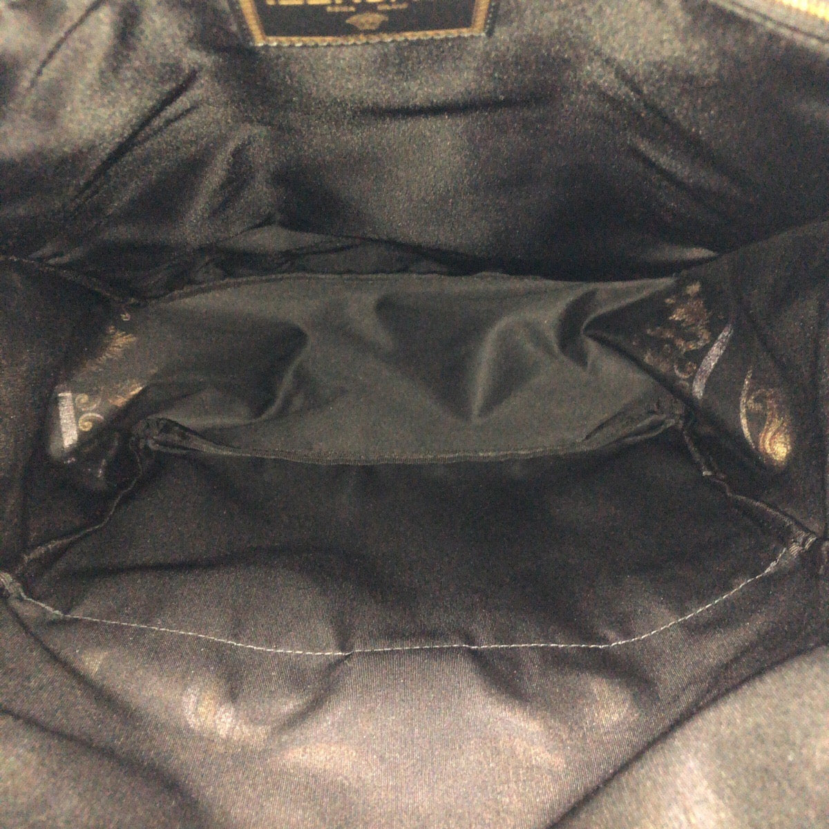 24454
FENDI フェンディ フェンダーチェ FENDI×VERSACE ブラック ブラウン イエロー ゴールド金具 ナイロン 7VZ066 リュックサック バックパック レディース SA180