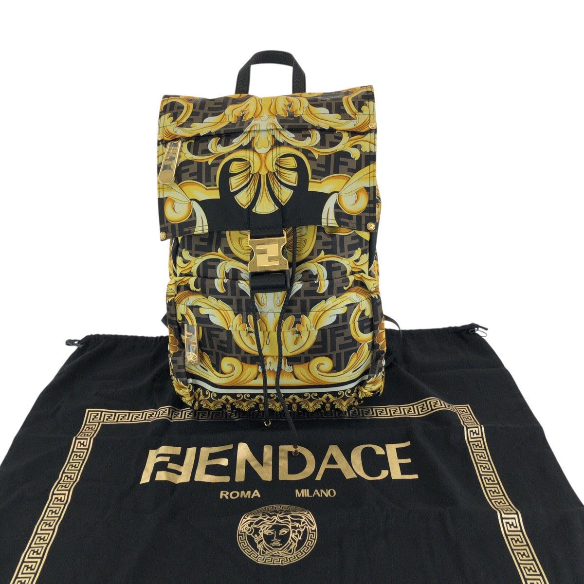 24454
FENDI フェンディ フェンダーチェ FENDI×VERSACE ブラック ブラウン イエロー ゴールド金具 ナイロン 7VZ066 リュックサック バックパック レディース SA180