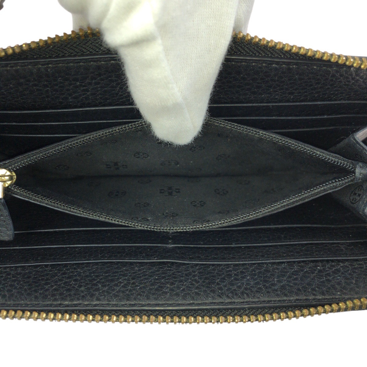 24576
Tory Burch トリーバーチ ロゴ ブラック 黒 ゴールド金具 レザー 長財布 ラウンドファスナー レディース AB3
