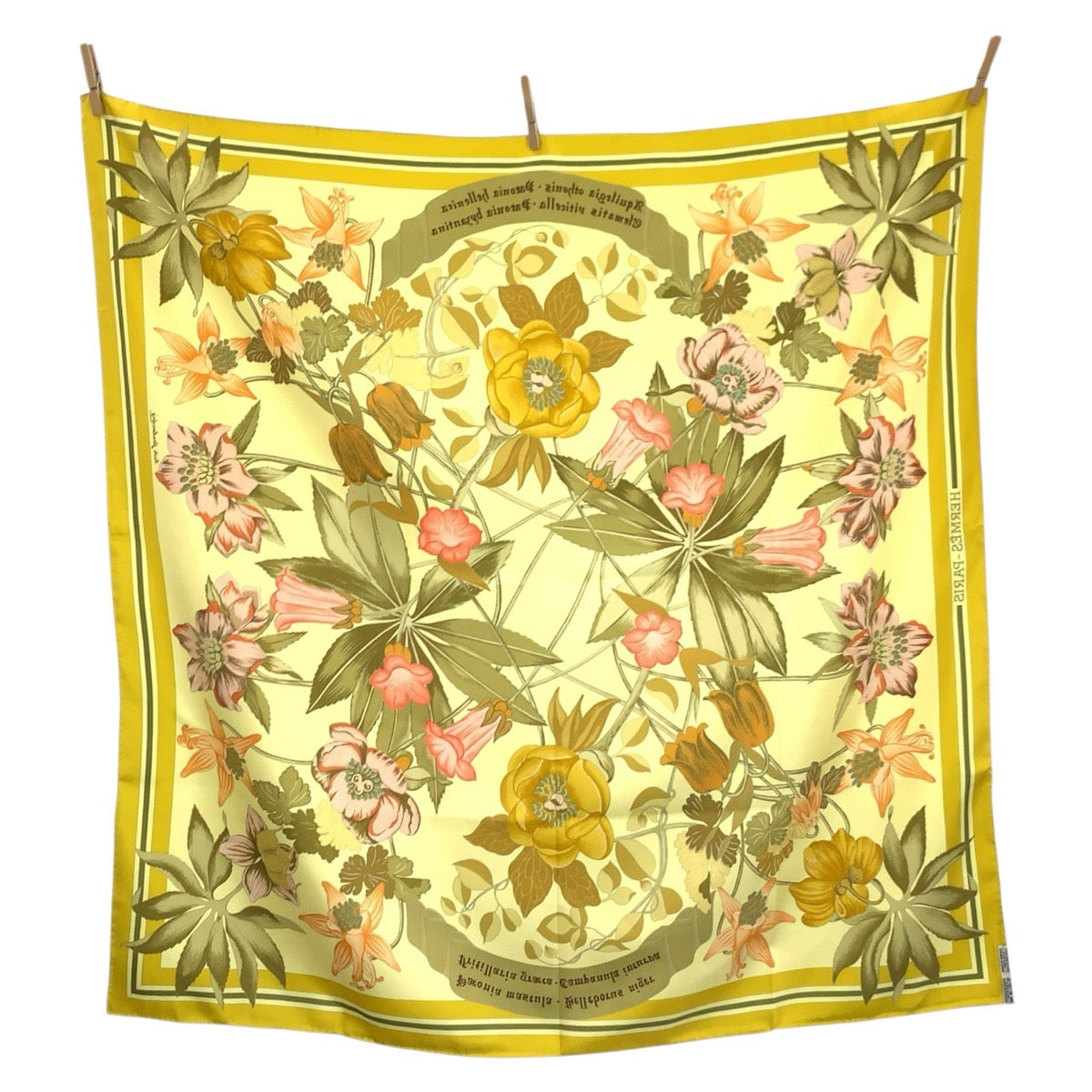 24592
HERMES エルメス Fleurs d'Hellade カレ90 イエロー シルク スカーフ レディース A30