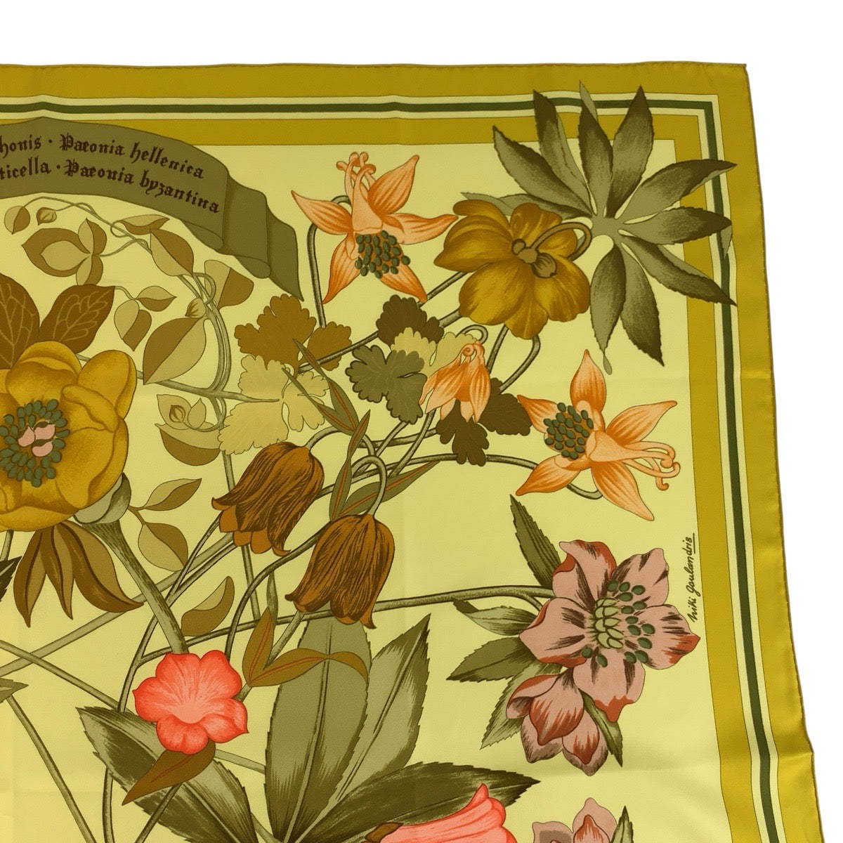 24592
HERMES エルメス Fleurs d'Hellade カレ90 イエロー シルク スカーフ レディース A30