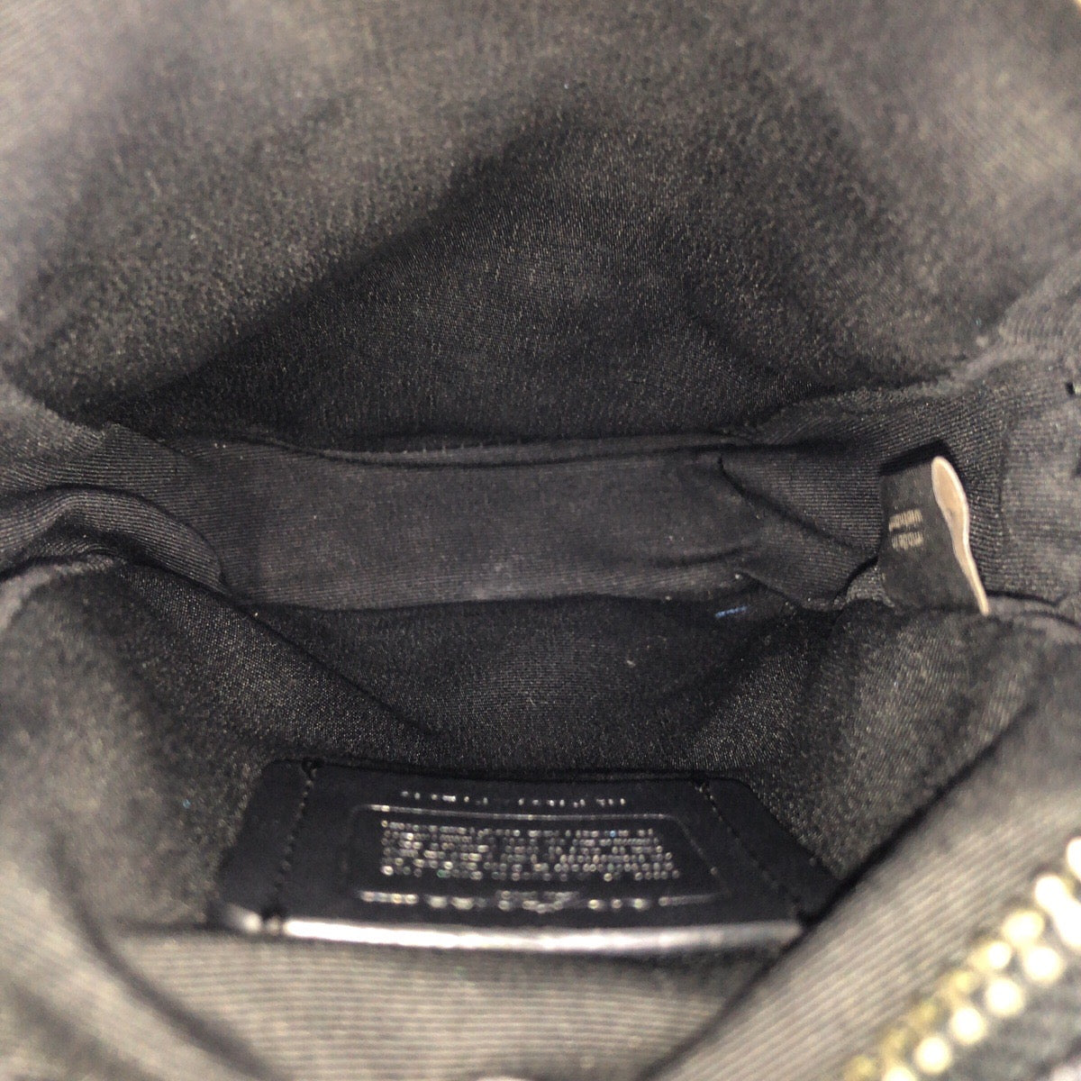 24606
COACH コーチ ブラック 黒 シルバー金具 レザー F72515 ショルダーバッグ ポシェット レディース ABP10
