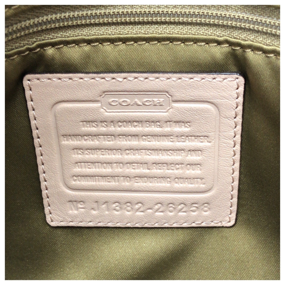 24611
COACH コーチ マディソン ギャザード ツイスト レザー フィービー ピンク ゴールド金具 レザー 26258 ショルダーバッグ トートバッグ レディース ABP10
