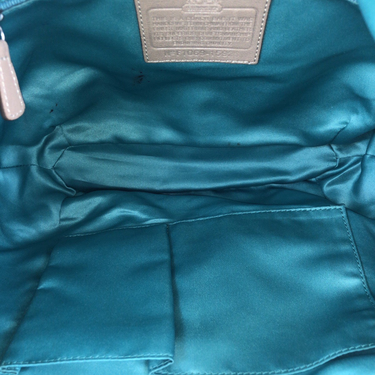 24613
COACH コーチ マディソン ドッテッド オプアート コンバーチブル ホーボー 2way ベージュ シルバー金具 サテン / レザー 15929 ハンドバッグ ショルダーバッグ レディース ABP10