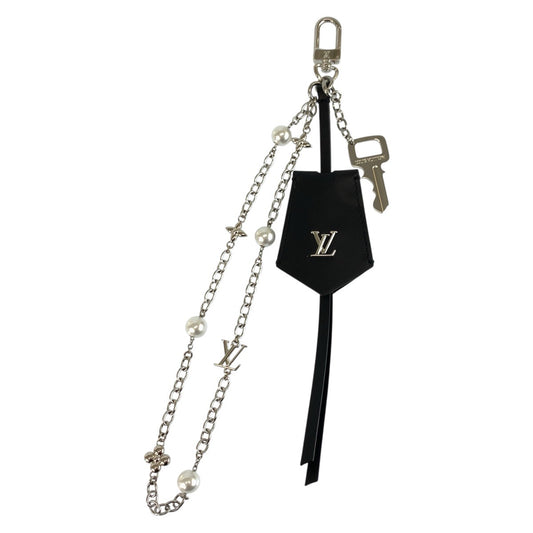 24638
LOUIS VUITTON ルイヴィトン LV イニシャル ミッドナイトパールスタッキング ブラック 黒 シルバー レザー M02957 キーホルダー バッグチャーム レディース SA62