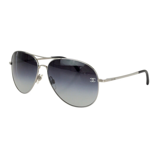 24641
CHANEL シャネル ココマーク グレー シルバー金具 チタン / レザー 4189TQ サングラス 男女兼用 ティアドロップ レディース A28