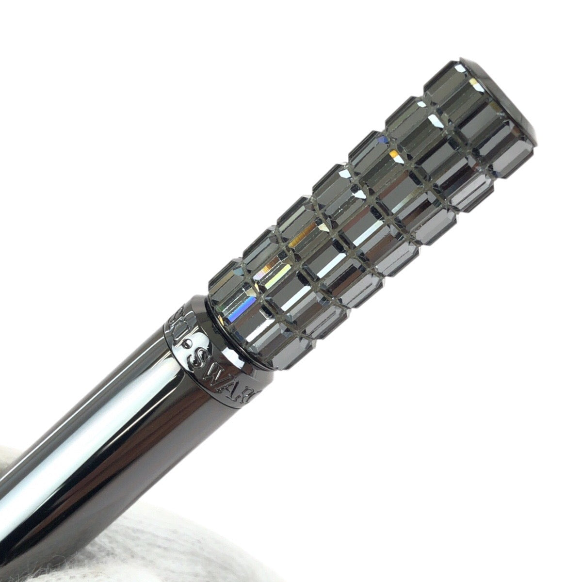 24684
SWAROVSKI スワロフスキー Lucent グレー クリスタル / メタル 5647831 ボーツペン 男女兼用 レディース SA5