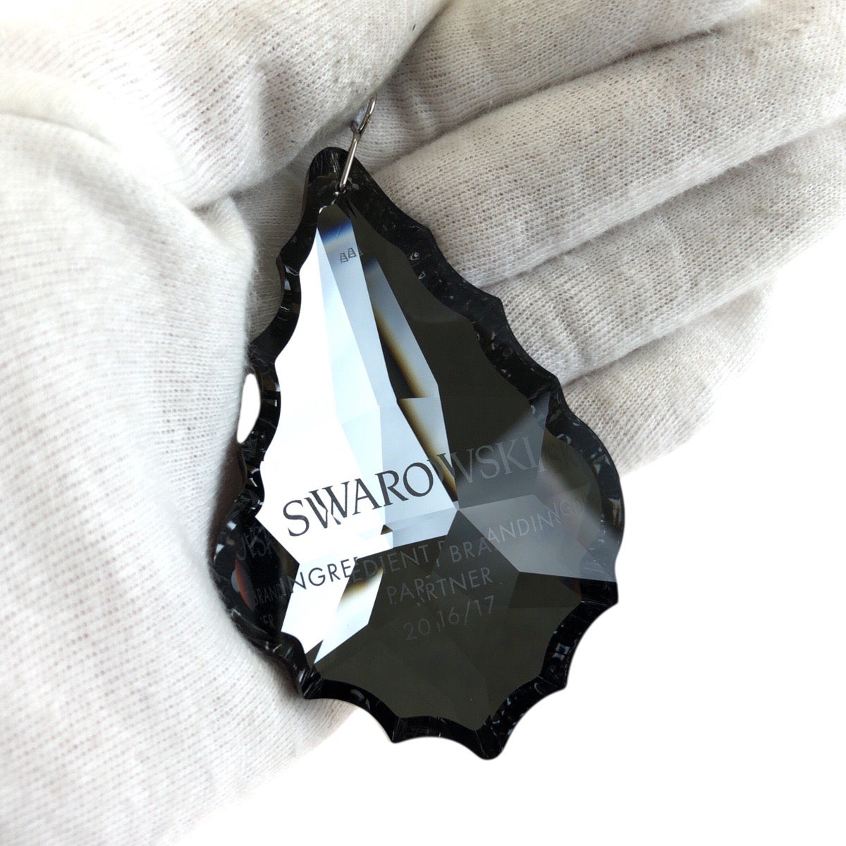 24706
SWAROVSKI スワロフスキー クリスタルオーナメント ペンデローク型 グレー クリア シルバー金具 クリスタル その他雑貨 オーナメント レディース SA3