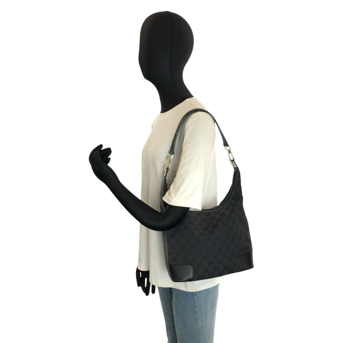 24757
GUCCI グッチ ブラック 黒 ゴールド金具 GGキャンバス / レザー 143744 ショルダーバッグ レディース ABP28