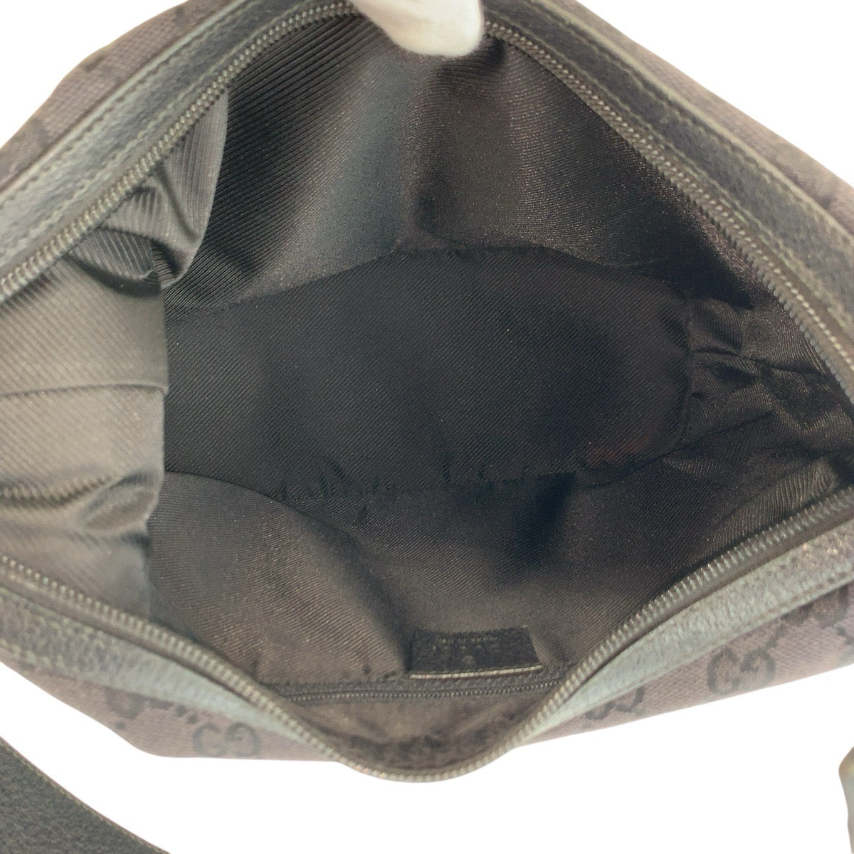 24757
GUCCI グッチ ブラック 黒 ゴールド金具 GGキャンバス / レザー 143744 ショルダーバッグ レディース ABP28