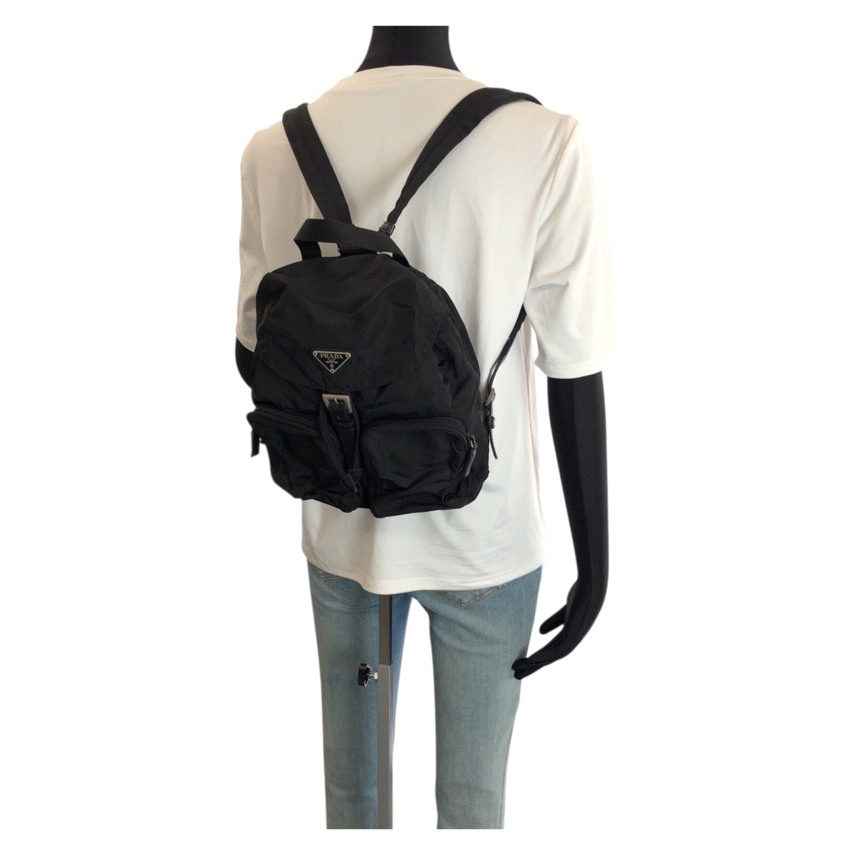 24772
PRADA プラダ テスート 三角ロゴプレート ブラック 黒 シルバー金具 ナイロン リュックサック バックパック レディース ABP42
