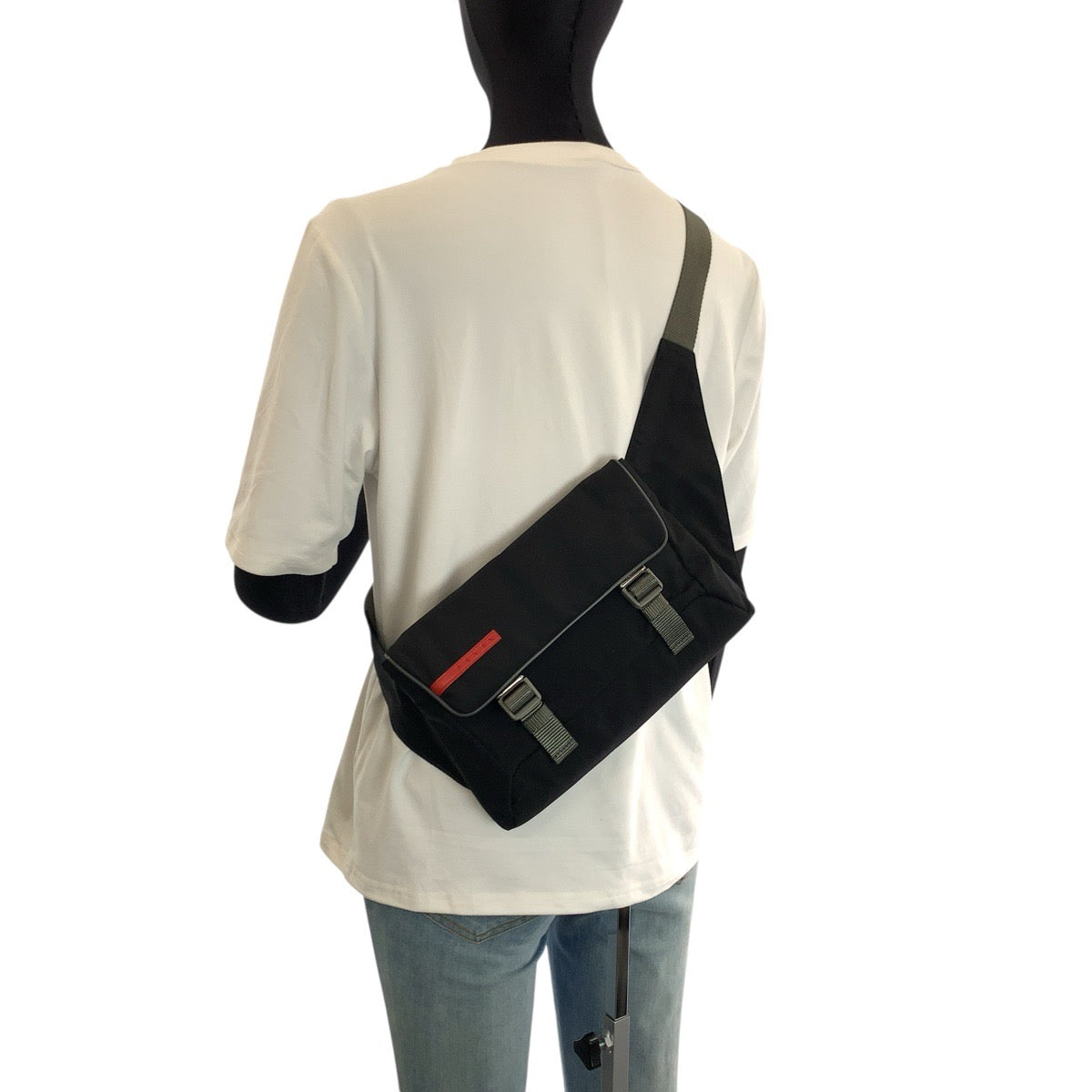 24786
PRADA プラダ プラダスポーツ ブラック グレー シルバー金具 ナイロン ボディバッグ ウエストポーチ バムバッグ レディース A36