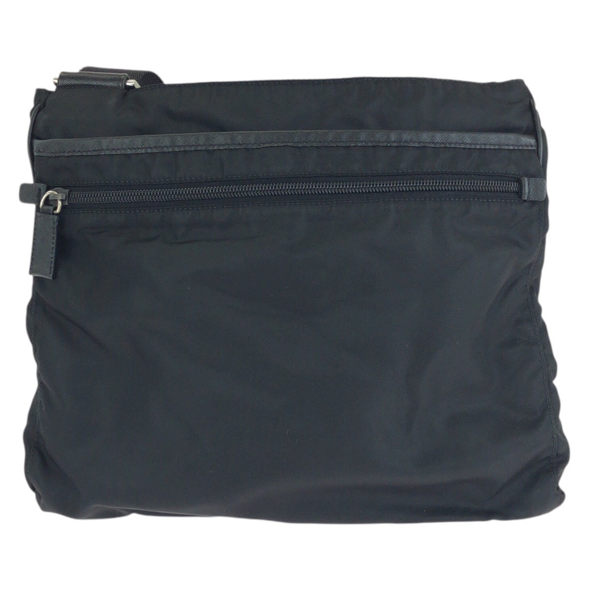 24795
PRADA プラダ テスート サフィアーノ 三角ロゴプレート ブラック 黒 シルバー金具 ナイロン / レザー ショルダーバッグ 男女兼用 レディース ABP36
