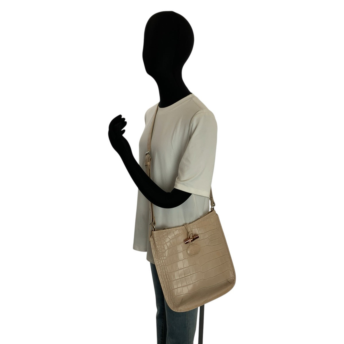 24803
Longchamp ロンシャン 型押し ベージュ レザー 2210158133 ショルダーバッグ ポシェット レディース ABP15