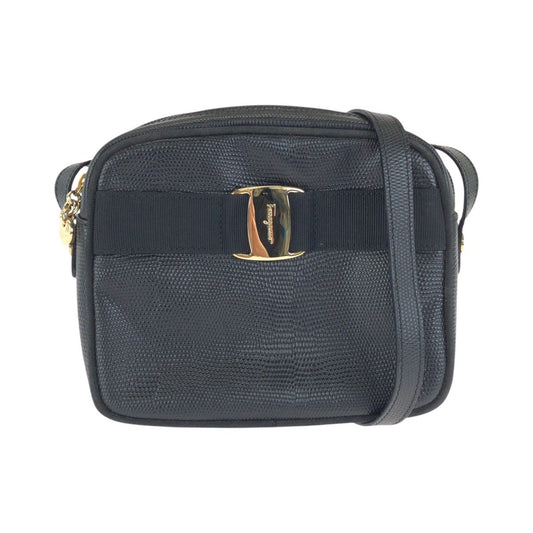 24816
Salvatore Ferragamo サルヴァトーレフェラガモ ヴァラ 型押し ブラック 黒 ゴールド金具 レザー ショルダーバッグ ポシェット レディース ABP23
