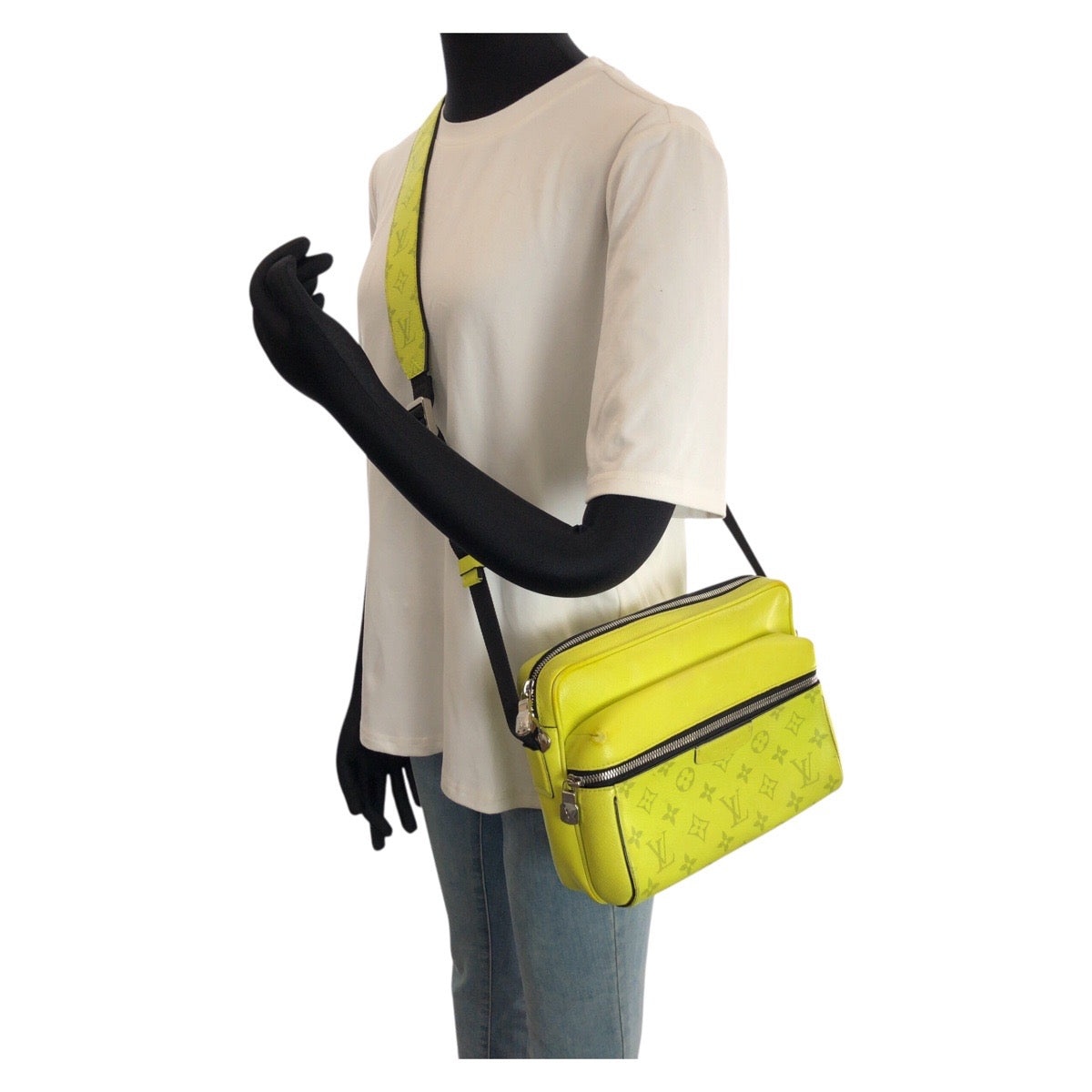 24861
LOUIS VUITTON ルイヴィトン タイガラマ モノグラム アウトドア メッセンジャー PM イエロー ブラック シルバー金具 PVC M30239 ショルダーバッグ メッセンジャーバッグ レディース AB78