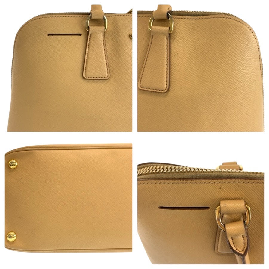 24869
PRADA プラダ サフィアーノ 三角ロゴプレート ベージュ ゴールド金具 レザー ハンドバッグ トートバッグ レディース AB56