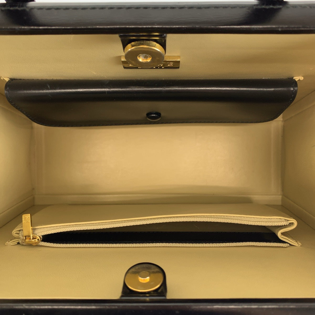 24885
LOEWE ロエベ ヴィンテージ ブラック ゴールド金具 レザー ハンドバッグ レディース AB