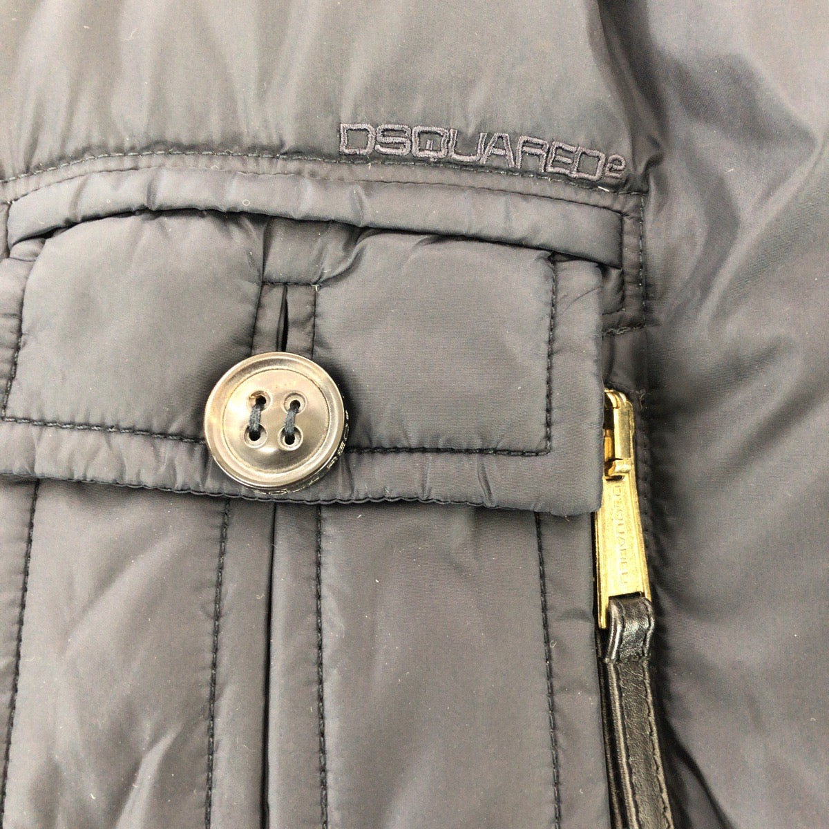24962
DSQUARED2 ディースクエアード Military Chic リップストップ サイズ38 ネイビー ゴールド金具 ナイロン ダウンジャケット レディース ABP20