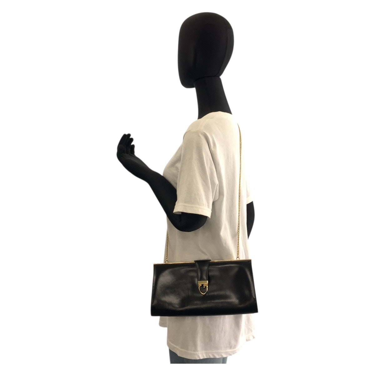 25056
GUCCI グッチ ヴィンテージ オールドグッチ ブラック 黒 ゴールド金具 レザー チェーンショルダーバッグ ポシェット レディース ABP54