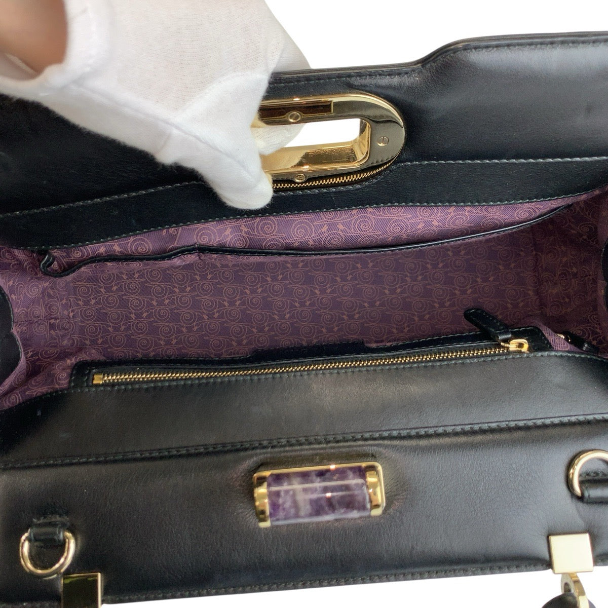 25109
BVLGARI ブルガリ イザベラ ロッセリーニ ブラック ゴールド金具 レザー ハンドバッグ レディース ABP35