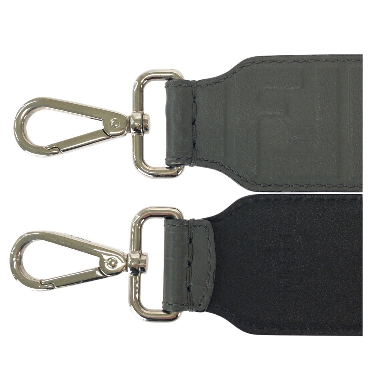 25132
FENDI フェンディ ストラップ ユー グレー シルバー金具 レザー ショルダーストラップ レディース ABP34