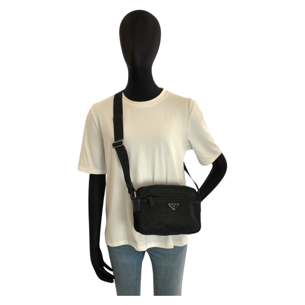 25140
PRADA プラダ テスート 三角ロゴプレート ブラック 黒 シルバー金具 ナイロン ショルダーバッグ カメラバッグ ポシェット メンズ ABP42