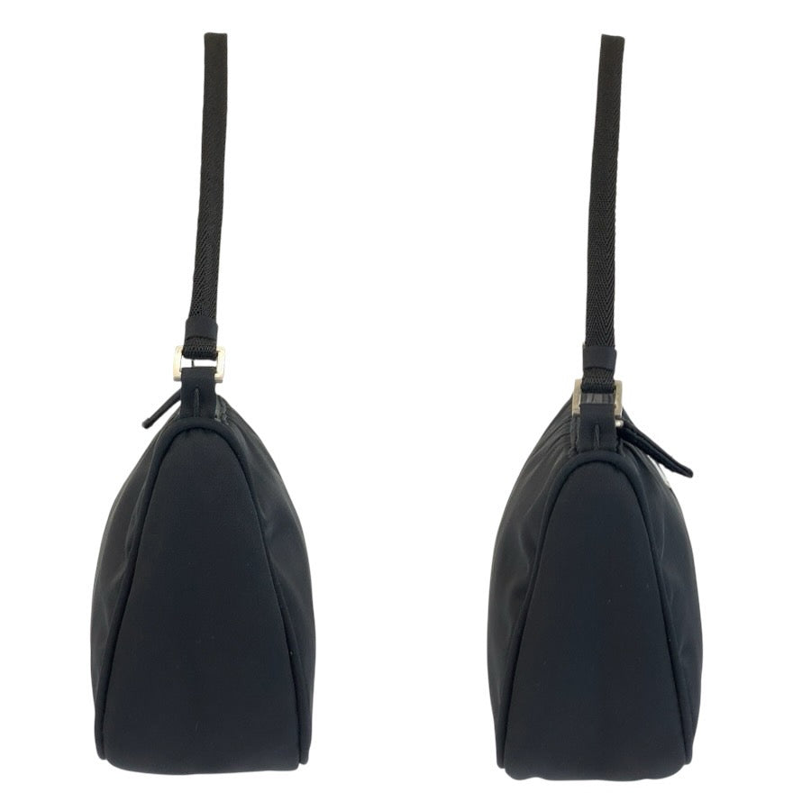 25161
PRADA プラダ テスート 三角ロゴプレート ブラック 黒 シルバー金具 ナイロン ハンドバッグ アクセサリーポーチ レディース A42