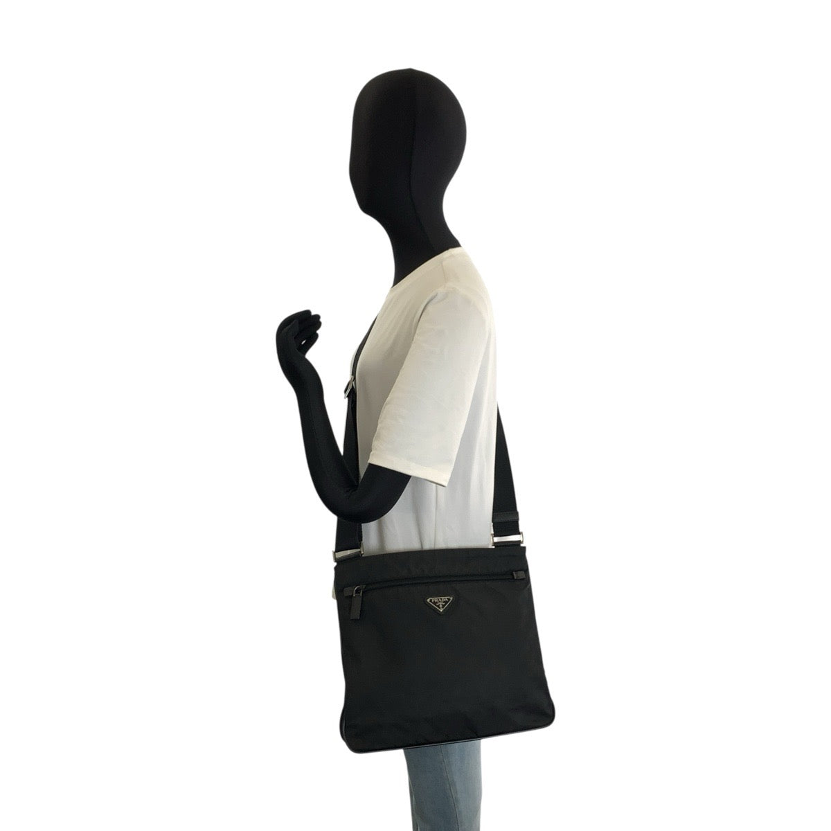 25167
PRADA プラダ テスート 三角ロゴプレート ブラック 黒 シルバー金具 ナイロン ショルダーバッグ メッセンジャーバッグ メンズ ABP42